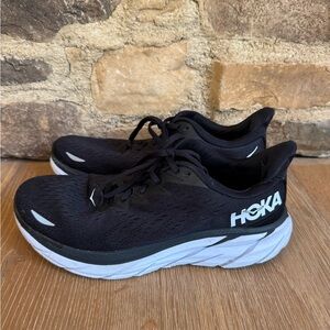 HOKA Men’s Black sz10.5. Clifton 8 Price Firm !